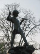 2008_04_22_087_londres_kensington_gardens_statue_de_peter_pan