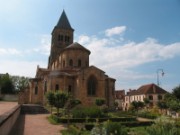 2008_08_7_005_vac_puy_aix_eglise_de_st_menoux