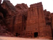 2008_10_28_077_jordanie_petra_rue_des_facades