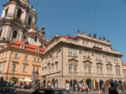 2009_04_22_017_prague_maison_a_la_table_de_pierre