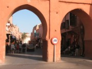 2009_11_25_042_maroc_marrakech_bab_aguenaou