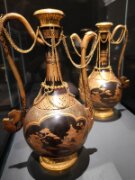 2022_05_12_020_expo_louvre_venus_d_ailleurs_paire_d_aiguieres_japon_1680_monture_a_paris_1770