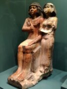 2022_07_24_019_expo_champollion_statue_de_couple