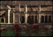 1965_08_raymond_l17_vezelay_le_cloitre